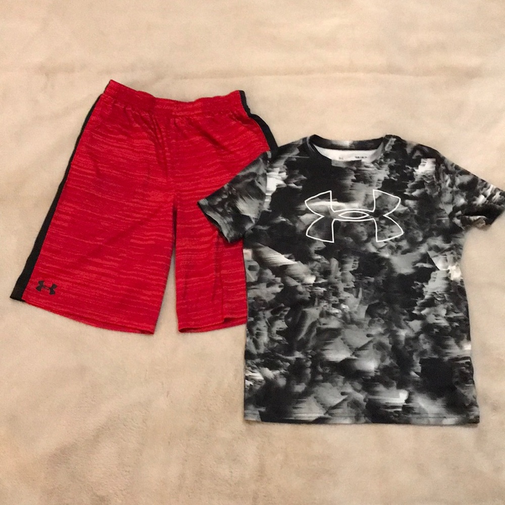 Lot of Boys Under Armour Shorts Tee Youth Large